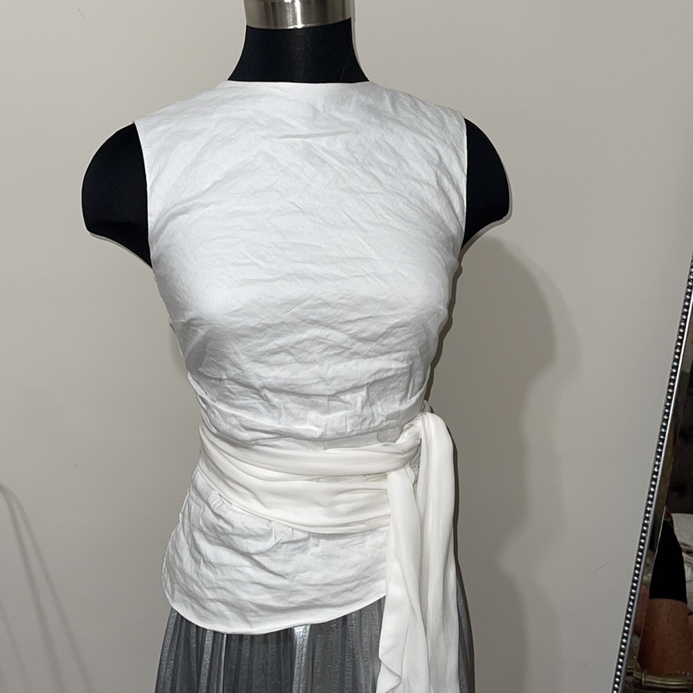Nicole Miller Ruched Top - Picture 3 of 9